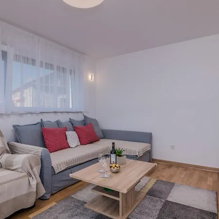 Panni Apartamento Malinska